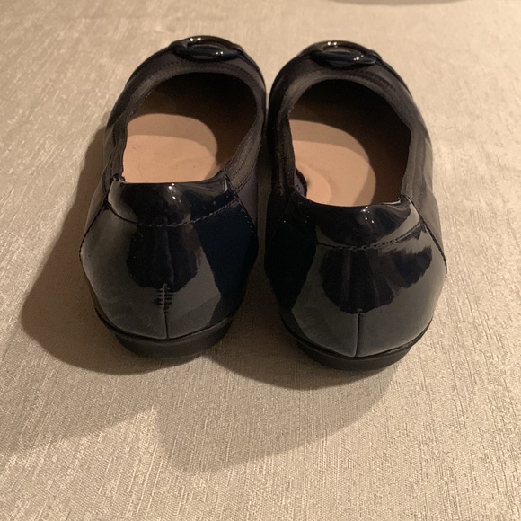 Clarks Gracelin Wind Black & Navy Leather Ballet Flat - Picture 3 of 6